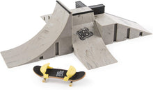 Load image into Gallery viewer, Tech Deck 6027522 Tech Decks Starter Kit Finger Boards (Styles Vary), Multicolour