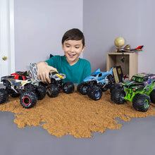Load image into Gallery viewer, Monster Jam, Official Dragon Monster Truck, Die-Cast Vehicle